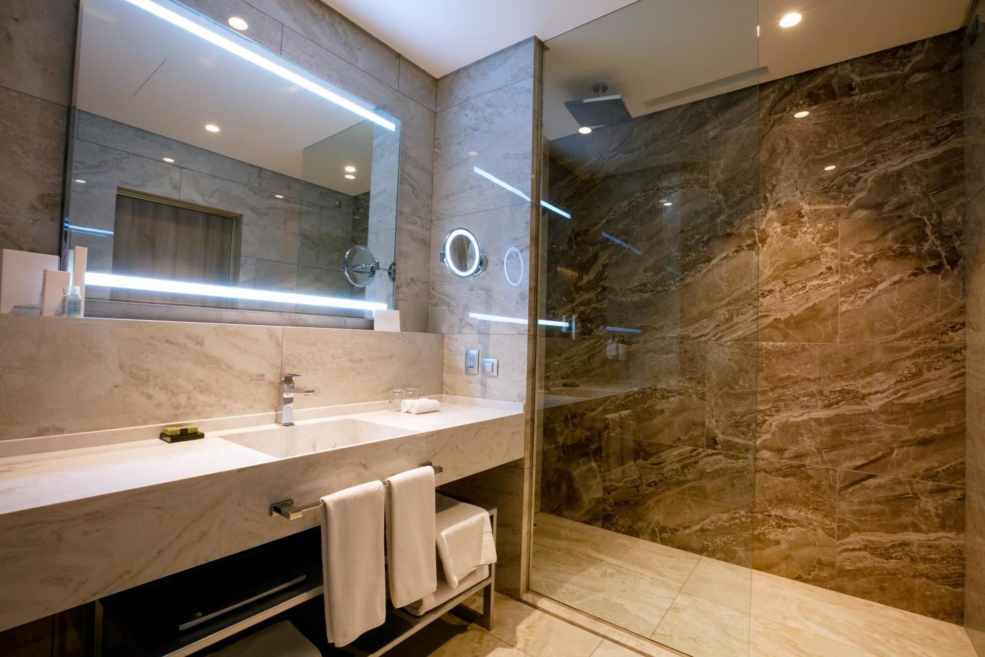 Intercontinental By Ihg