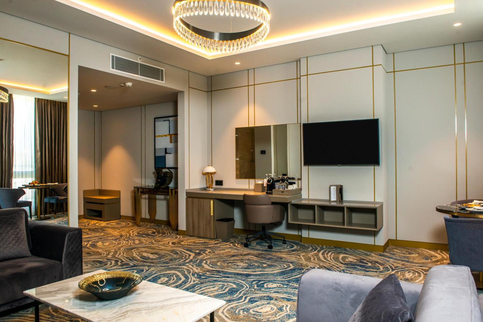 Intercontinental By Ihg 5*